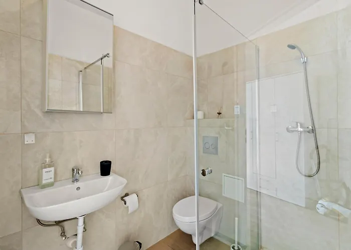 Farawayhomes 43